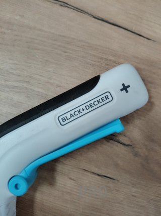 Tijeras 3,6v, Gatillo extralargo - BLACK+DECKER