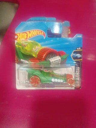 10 Hot Wheels TH