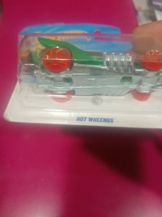 10 Hot Wheels TH