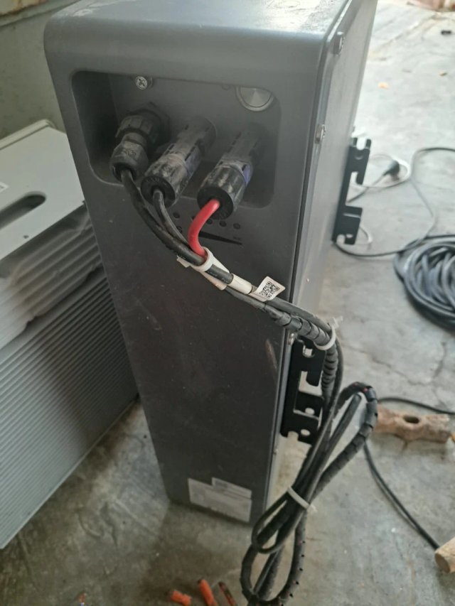 Batería solar FOX - Menos de 1 año