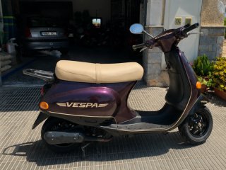 Vespa ET2 50cc Scooter Morado/Beige