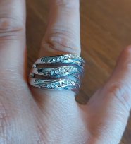 Anello fascia onde con zirconi