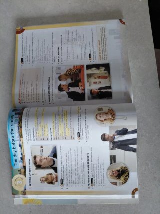 English File 5th Edition B1. Student's Book and...