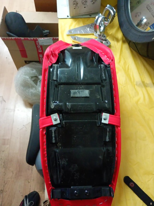 Asiento Honda CRF 300 Rojo
