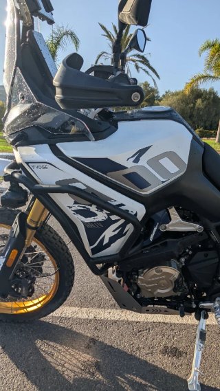 Voge 800Ds Rally 25