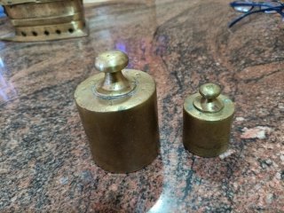 2 Antiche Bilance in Bronzo da 2kg e 500g