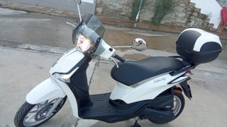 Piaggio Liberty 50 Scooter Plata/Blanco