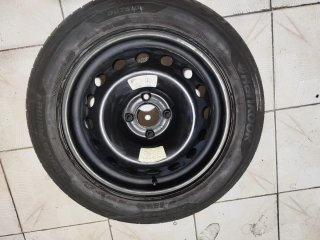 Rueda Hankook en perfecto estado.
