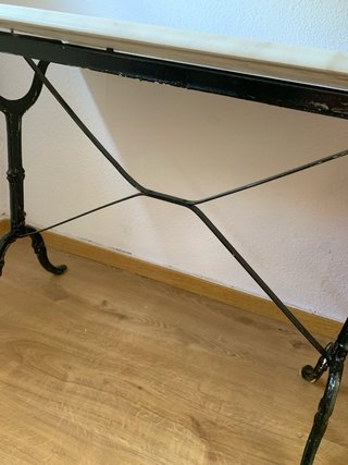 Mesa de hierro forja y mármol