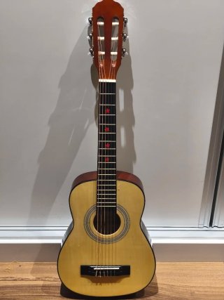 Guitarra clásica para niño. Modelo Rocio C6N