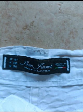 Set pantaloni bianchi e beige
