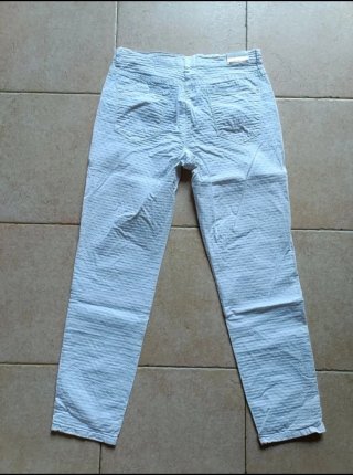 Set pantaloni bianchi e beige