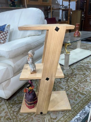 ESTANTERÍA DE MADERA