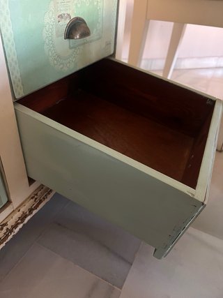 Mueble auxiliar vintage verde y blanco