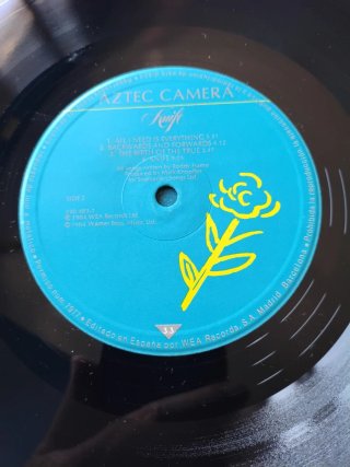 LP Aztec Camera Knife