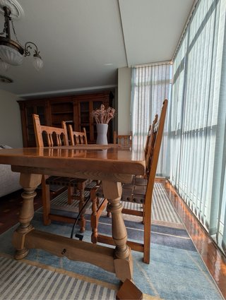 Mesa comedor de madera maciza y herrajes a mano