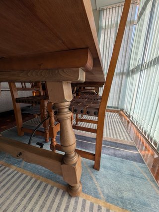 Mesa comedor de madera maciza y herrajes a mano