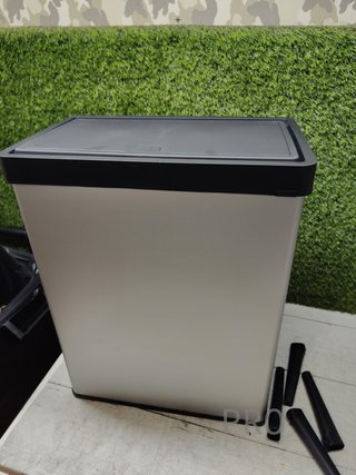 Cubo de basura alto de 54 litros - Curver
