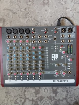 Mesa de mezclas Allen & Heath ZED-10