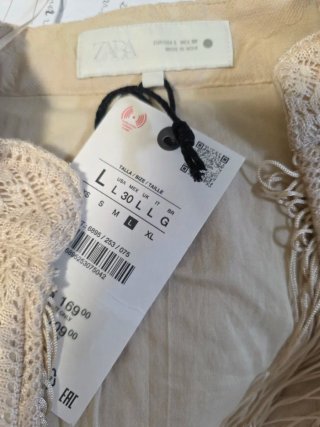 Chaqueta Zara bordada flecos T. L