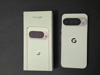 Google Pixel 10 Pro XL - Color Jade