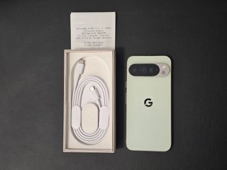 Google Pixel 10 Pro XL - Color Jade