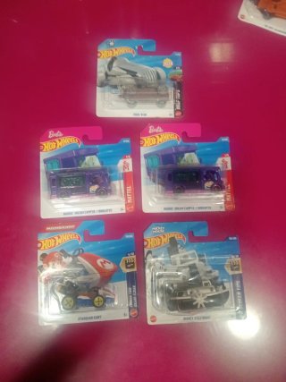 Lote Hot Wheels: Barbie, Mario Kart, Disney