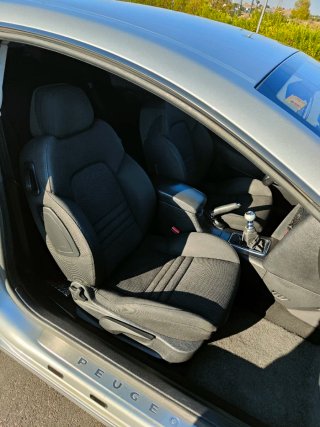 Peugeot 407 coupé 2008
