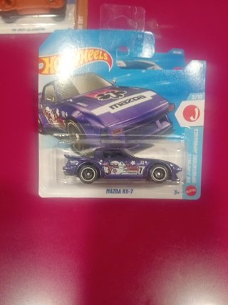 Hot Wheels 3 autos: Jeep, Mazda, Ferrari