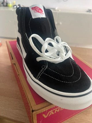 Zapatillas Vans Sk8-Hi Negras y Blancas