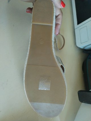 Sandalias cuña doradas esparto