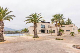 Chalet en venta en Yecla