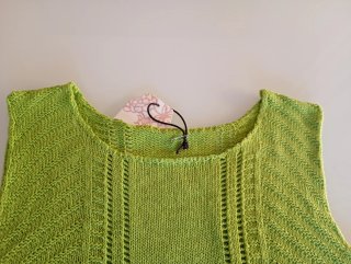 Top verde punto flecos talla S