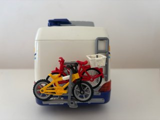 Caravana Playmobil con figuras y mesa