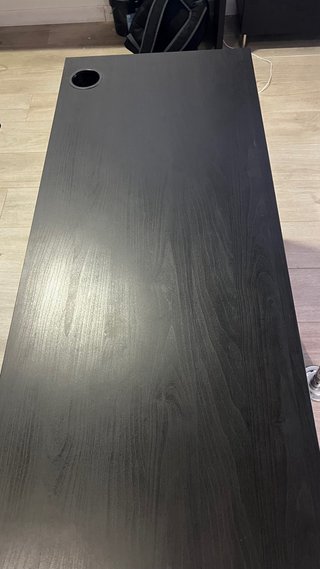 Escritorio MICKE 142x50cm Como nuevo