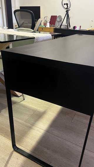 Escritorio MICKE 142x50cm Como nuevo