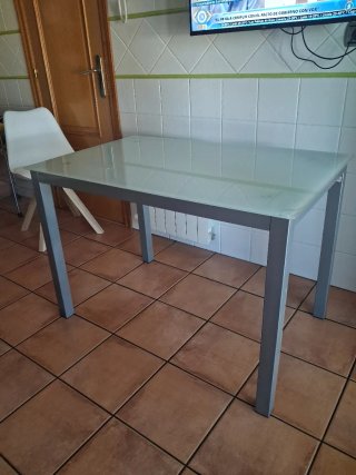 Mesa de cocina cristal y metal