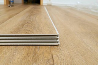 MONTADOR DE PARQUET Y PUERTAS CARPINTERO