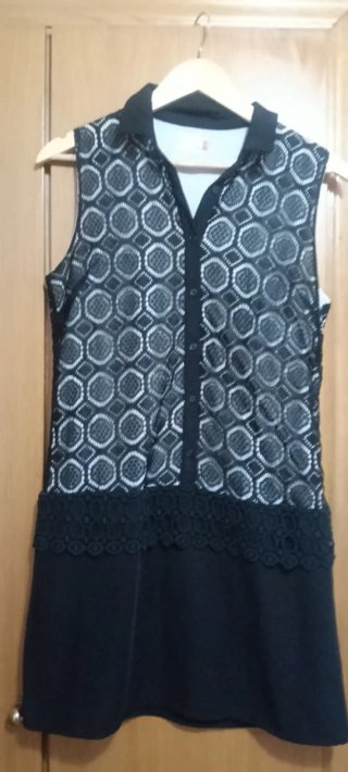 Vestido negro y blanco con encaje