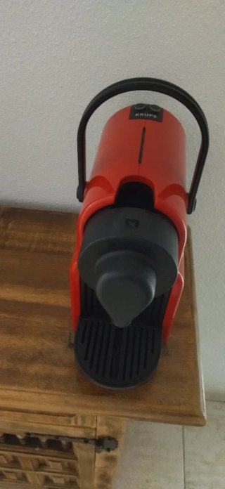 Cafetera Nespresso Krups Roja
