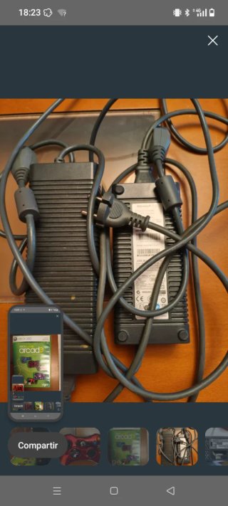 Xbox 360 con mando y juego Arcade