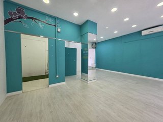 Local comercial en alquiler en Centre - Cordelles en Cerdanyola del Vallès