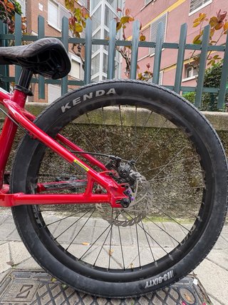 Bicicleta Dirt Jump GT La bomba