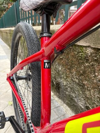 Bicicleta Dirt Jump GT La bomba