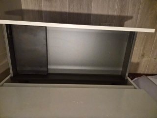 Mueble de baño blanco y gris