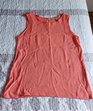 Top color coral sin mangas