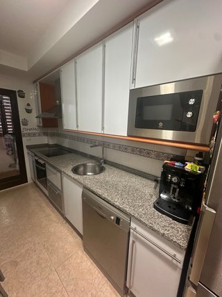 Muebles de cocina y encimera de mármol