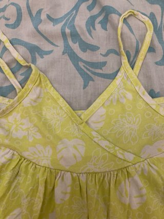 Vestido de niña con flores