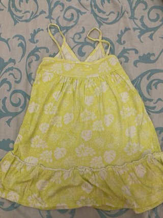 Vestido de niña con flores