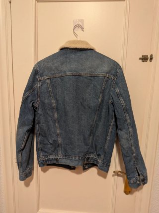 Cazadora vaquera Levi's con forro sherpa